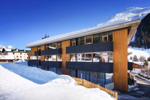 Bild: Ruhig gelegen und dennoch zentral: Unsere Appartements an der Skipiste in St. Anton