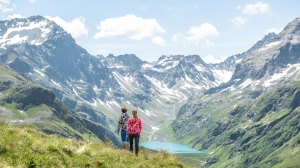 Bild: Walk out of our apartments in St. Anton and enter Arlberg&#39;s hiking paradise 