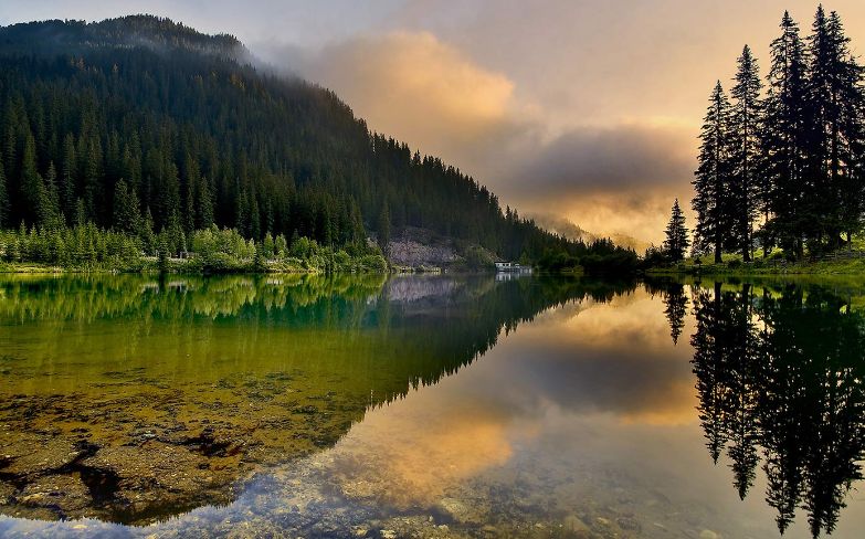 Sonnenuntergang am See am Arlberg